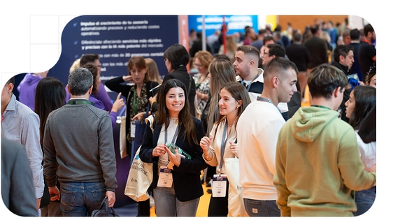 Human Resources Profesisonals exchanging ideas during HR Expo