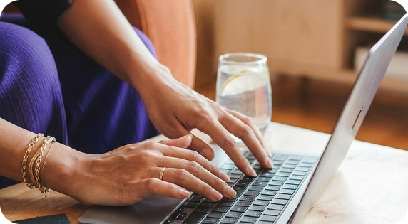 Person managing a digital signature from their laptop.